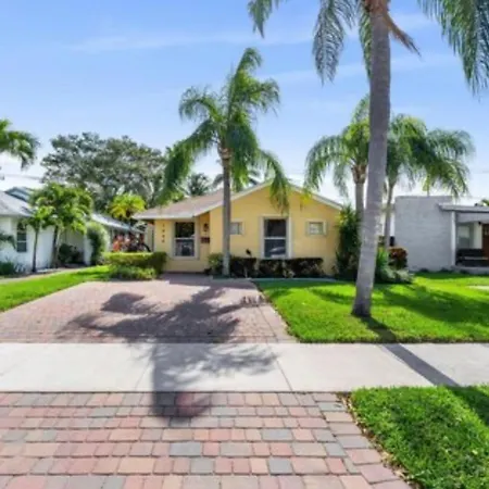 1644 Jackson St, Hollywood, Fl 33020 Villa